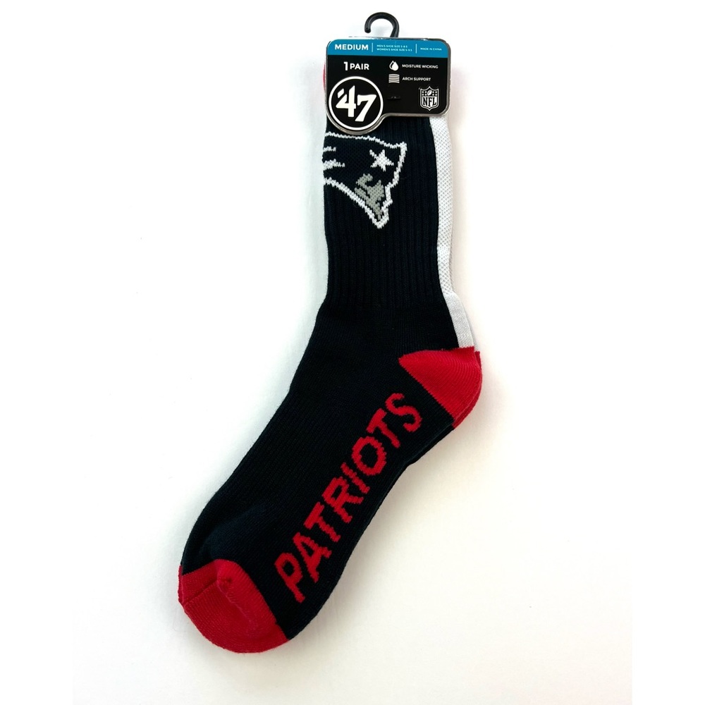 New England Patriots NFL Men's Crew Socks NWT by '47 Brand size Medium